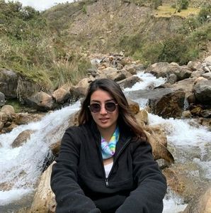 Meet your Posher, Maria fernanda